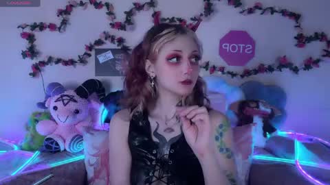 Snapshot of _devilbaby chatting on 05-15-26, 05:31 Kate online show from 05-15-26, 05:31