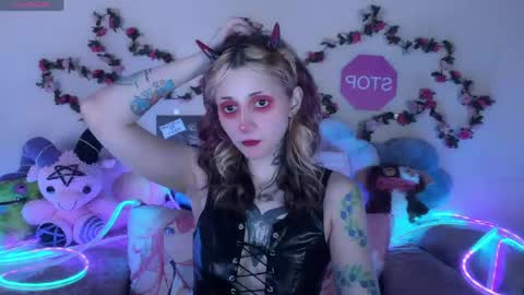 Snapshot of _devilbaby chatting on 05-18-26, 07:31 Kate online show from 05-18-26, 07:31