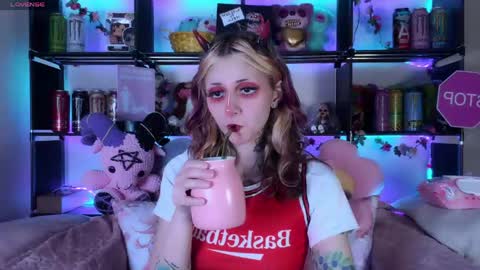 Snapshot of _devilbaby chatting on 05-22-26, 08:36 Kate online show from 05-22-26, 08:36
