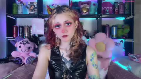 Snapshot of _devilbaby chatting on 06-07-26, 09:07 Kate online show from 06-07-26, 09:07