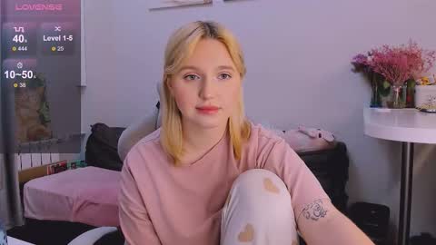 Snapshot of _dewpoint_ chatting on 09-24-25, 08:12 Ri online show from 09-24-25, 08:12