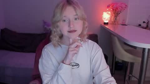 Snapshot of _dewpoint_ chatting on 02-19-26, 08:05 Ri online show from 02-19-26, 08:05