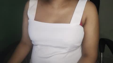_dreamgirl_0 online show from 06-16-26, 12:35