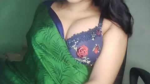 _dreamgirl_0 online show from 06-17-26, 02:03