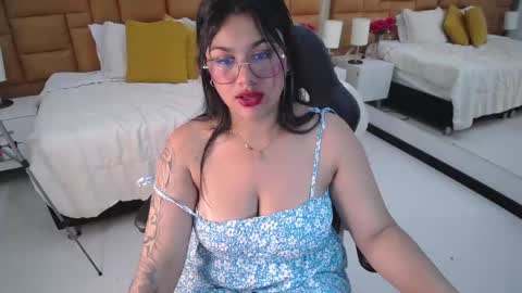 Snapshot of _dulcinea_1 chatting on 02-13-25, 05:22 Dulcinea online show from 02-13-25, 05:22