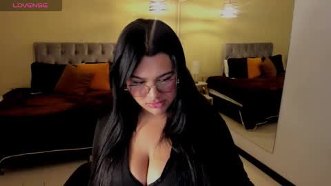 Snapshot of _dulcinea_1 chatting on 09-27-25, 10:20 Dulcinea online show from 09-27-25, 10:20