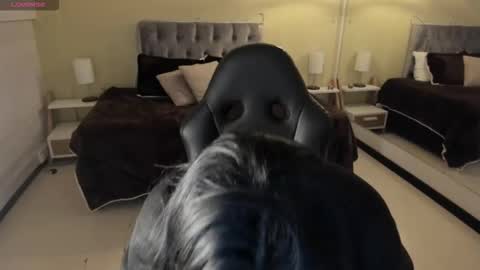 Snapshot of _dulcinea_1 chatting on 10-16-25, 03:46 Dulcinea online show from 10-16-25, 03:46