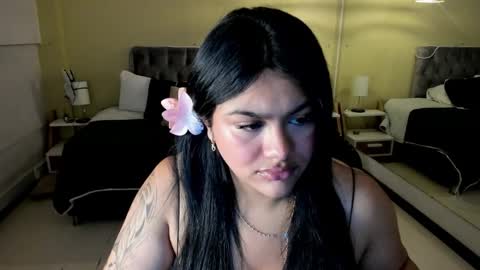 Snapshot of _dulcinea_1 chatting on 10-31-25, 04:02 Dulcinea online show from 10-31-25, 04:02