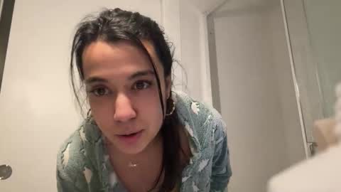 Snapshot of _elena_barra chatting on 01-18-26, 10:35 elena barra online show from 01-18-26, 10:35