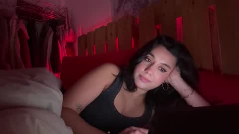 Snapshot of _elena_barra chatting on 01-19-26, 04:11 elena barra online show from 01-19-26, 04:11