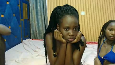 Elinah online show from 11-26-25, 04:57