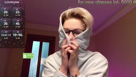 chloue and Gretta online show from 01-04-25, 10:24