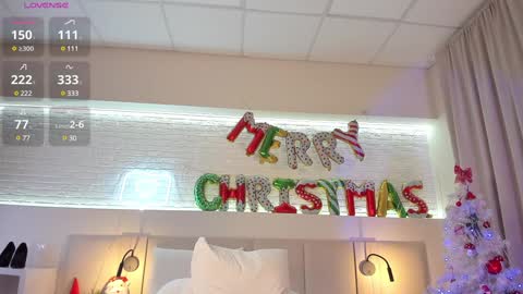 Snapshot of _emiliaa_ chatting on 12-22-24, 05:56 Milana online show from 12-22-24, 05:56