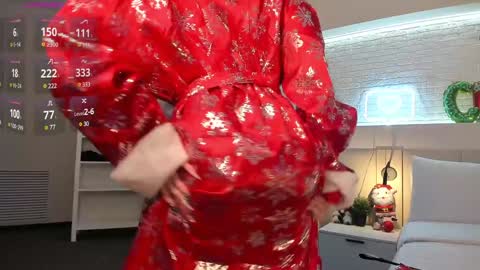 Snapshot of _emiliaa_ chatting on 12-26-24, 05:37 Milana online show from 12-26-24, 05:37