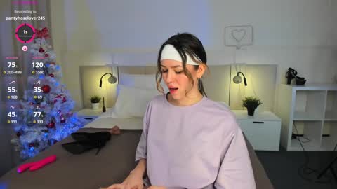 Snapshot of _emiliaa_ chatting on 01-11-25, 11:56 Milana online show from 01-11-25, 11:56