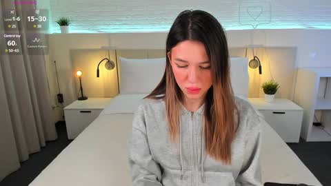 Snapshot of _emiliaa_ chatting on 02-01-25, 08:29 Milana online show from 02-01-25, 08:29