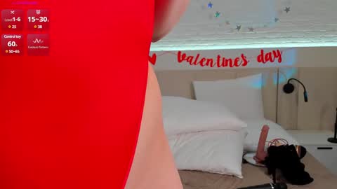 Snapshot of _emiliaa_ chatting on 02-11-25, 05:47 Milana online show from 02-11-25, 05:47