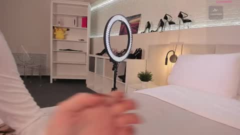 Snapshot of _emiliaa_ chatting on 12-02-25, 02:50 Milana online show from 12-02-25, 02:50