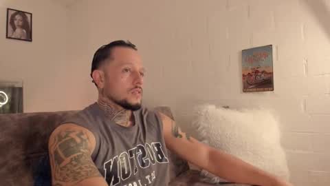 Snapshot of _emilio_escobar chatting on 02-09-26, 09:46 Emilio online show from 02-09-26, 09:46