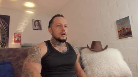 Snapshot of _emilio_escobar chatting on 02-14-26, 09:39 Emilio online show from 02-14-26, 09:39