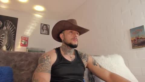 Snapshot of _emilio_escobar chatting on 02-17-26, 09:39 Emilio online show from 02-17-26, 09:39