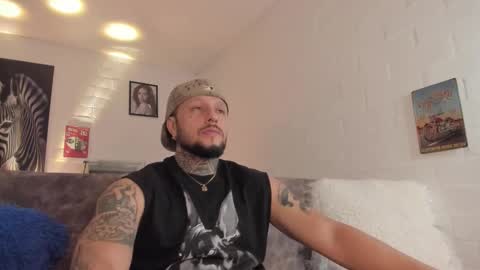 Snapshot of _emilio_escobar chatting on 02-20-26, 09:32 Emilio online show from 02-20-26, 09:32