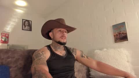 Snapshot of _emilio_escobar chatting on 03-02-26, 09:27 Emilio online show from 03-02-26, 09:27