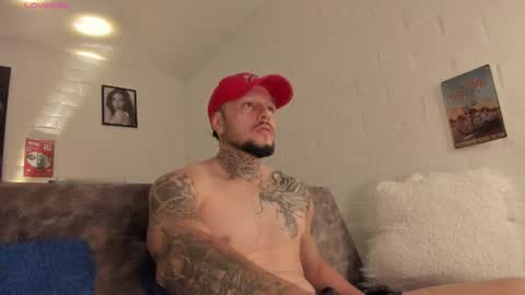 Snapshot of _emilio_escobar chatting on 03-03-26, 09:37 Emilio online show from 03-03-26, 09:37