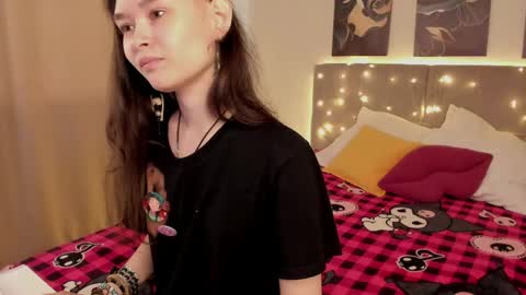 Snapshot of _emily__strike_ chatting on 05-14-26, 02:07 _emily__strike_ online show from 05-14-26, 02:07
