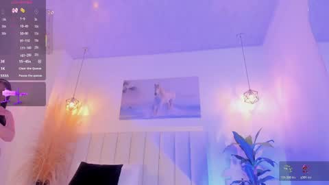 Emily Queen online show from 05-26-26, 05:58