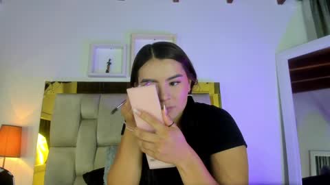 Isabella online show from 12-19-24, 12:01