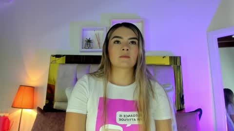 Isabella online show from 10-07-25, 12:02