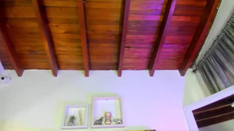 Isabella online show from 10-12-25, 12:04