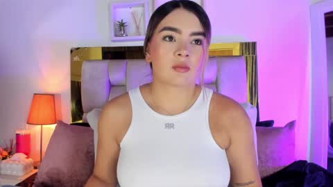 Isabella online show from 10-21-25, 12:06