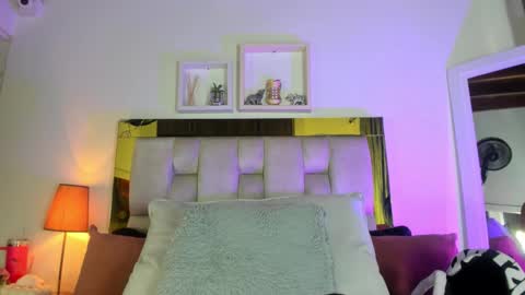 Isabella online show from 10-27-25, 12:09