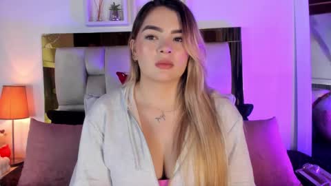 Isabella online show from 01-13-26, 12:10