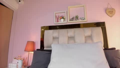 Isabella online show from 05-21-26, 12:12