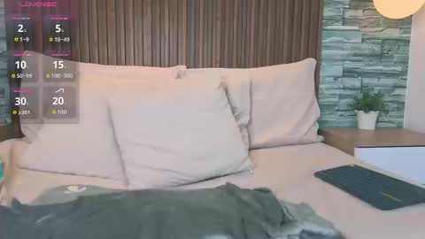 Snapshot of _emily_skinny chatting on 03-17-26, 03:37 emily skinny online show from 03-17-26, 03:37