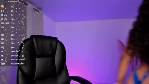 Snapshot of _emilywalker1 chatting on 02-10-26, 01:21 Emily walker online show from 02-10-26, 01:21