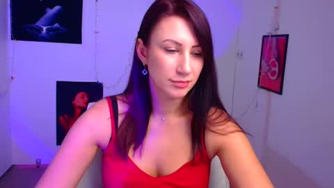 Snapshot of _emma_lay chatting on 12-16-24, 01:22 Emma online show from 12-16-24, 01:22