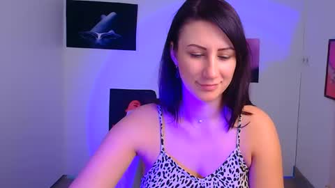 Snapshot of _emma_lay chatting on 01-25-25, 01:30 Emma online show from 01-25-25, 01:30