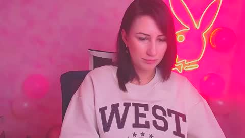 Snapshot of _emma_lay chatting on 02-12-25, 01:16 Emma online show from 02-12-25, 01:16