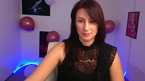 Snapshot of _emma_lay chatting on 03-05-25, 10:33 Emma online show from 03-05-25, 10:33