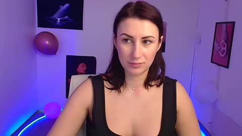 Snapshot of _emma_lay chatting on 03-12-25, 10:37 Emma online show from 03-12-25, 10:37