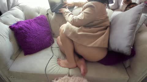 Snapshot of _emma_loyd_ chatting on 12-17-24, 06:09 Emma online show from 12-17-24, 06:09