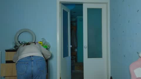 Snapshot of _enni__ chatting on 02-04-25, 02:21 Sam online show from 02-04-25, 02:21