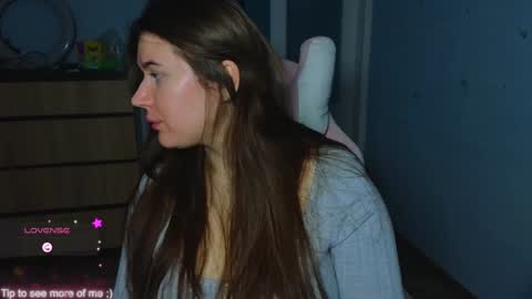 Snapshot of _enni__ chatting on 02-05-25, 01:33 Sam online show from 02-05-25, 01:33