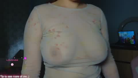 Snapshot of _enni__ chatting on 02-05-25, 04:36 Sam online show from 02-05-25, 04:36