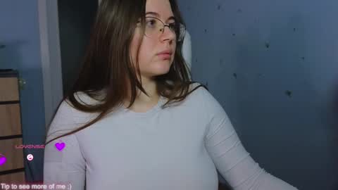 Snapshot of _enni__ chatting on 02-12-25, 03:27 Sam online show from 02-12-25, 03:27