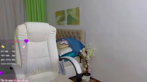 Snapshot of _enni__ chatting on 11-25-25, 08:20 Sam online show from 11-25-25, 08:20